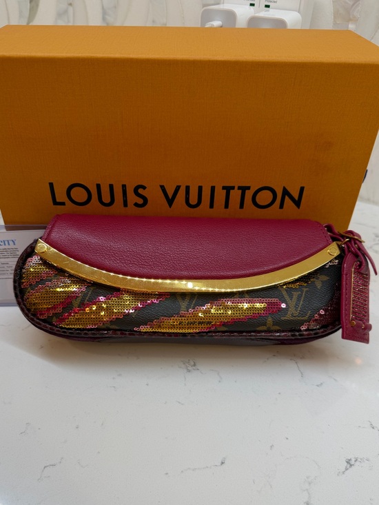 Louis Vuitton Handbags - Louis Vuitton Magenta pink Sequin-Embellished Monogram Clutch with python Trim.